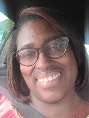 Meet your Posher, Gloria